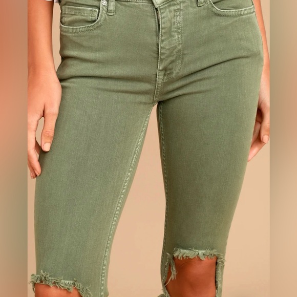 Free People High Rise Busted Olive Green Distressed Skinny Jeans. Size 25 - Picture 4 of 5